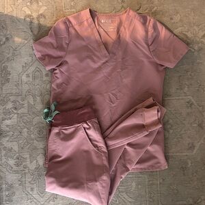 Figs Jogger scrub set